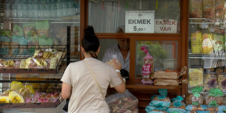 Halk ekmek zammında ilk gün