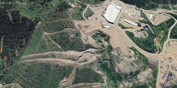 Harmandalı'ndaki heyelan bölgesinde tehlike büyüyor