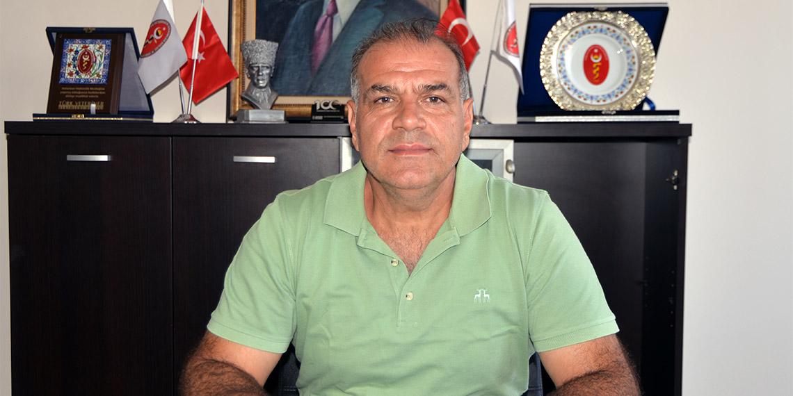 Havalar ısındı yılanlar ortaya çıktı, Mersin Veteriner Hekimler Odası Başkanı Bektaş Şenay uyardı, "Gıda kokusunu alan yılan eve girer" dedi.