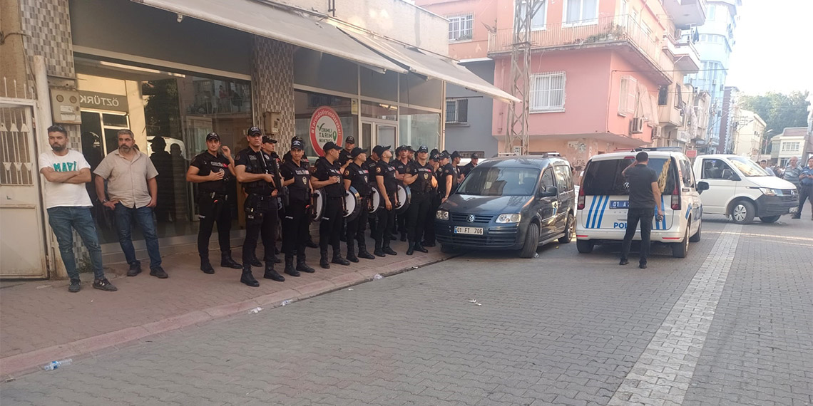 HÜDA PAR Adana İl Başkanlığı binasına bıçaklı saldırı