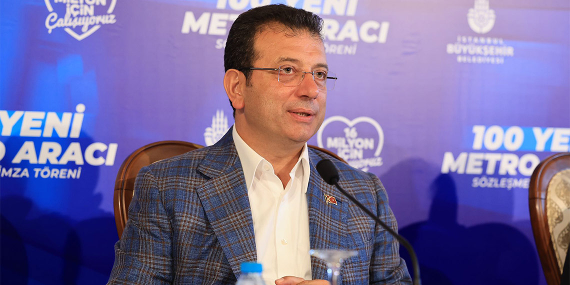 İstanbul Büyükşehir Belediye (İBB) Başkanı Ekrem İmamoğlu, Emirgan Korusu'nda düzenlenen 100 yeni metro aracı sözleşme imza törenine katıldı.