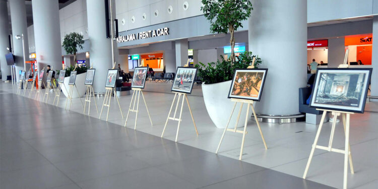 Darbe girişimi sonrası çekilen fotoğraflar sergileniyor