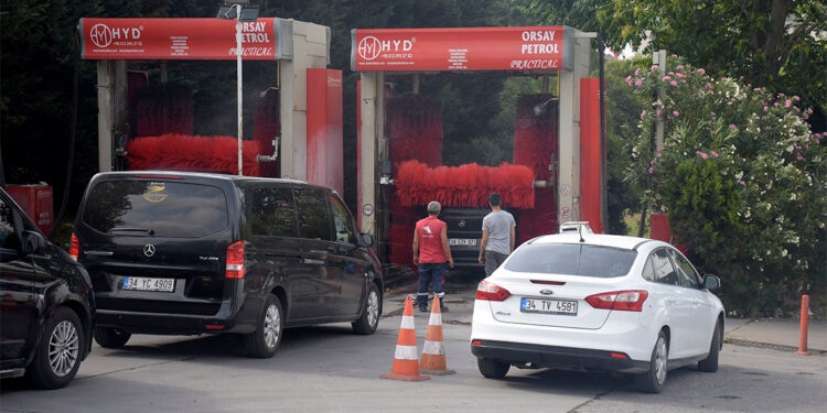 İstanbul'a çamur yağdı