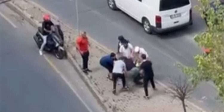 Beyoğlu ve Kağıthane'de trafik kavgası