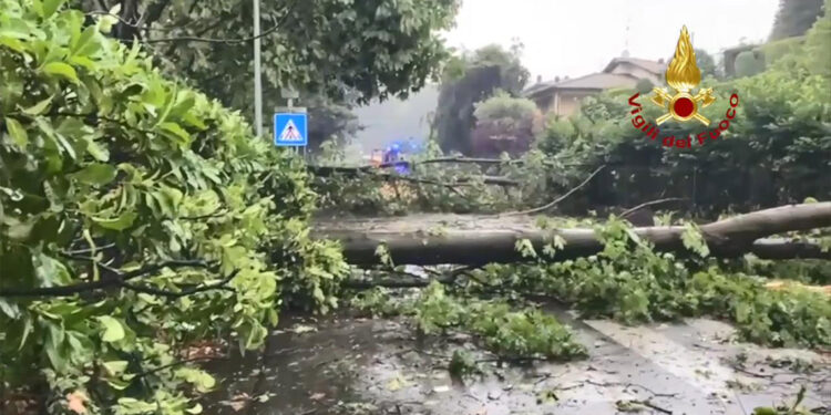 İtalya'da fırtına; 1 ölü