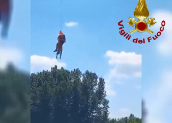 İtalya'da nehre düşen kadın kurtarıldı