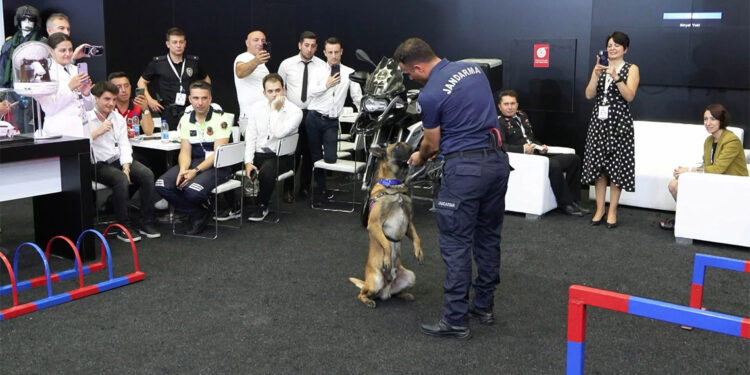 Jandarma genel komutanlığı IDEF’te; eğitimlerle kazaların azaltılması amaçlanıyor