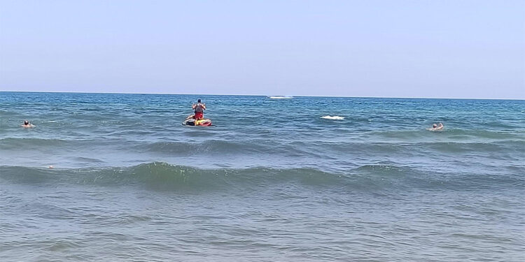 Kandıra'da denize girmek yasaklandı