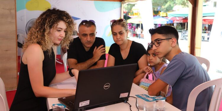 Kartal Belediyesi LGS tercihlerinde öğrencilerin yanında