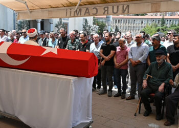 Trafik kazasında hayatını kaybeden polis memuruna veda