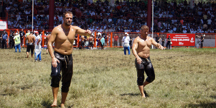 Kırkpınar'da yarı finale kalan başpehlivanlar belli oldu