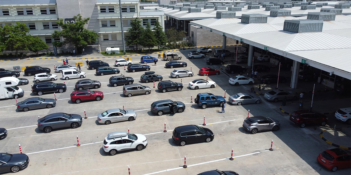 Kurban Bayramı'nda gümrük kapılarından 195 bin 15 araç geçti