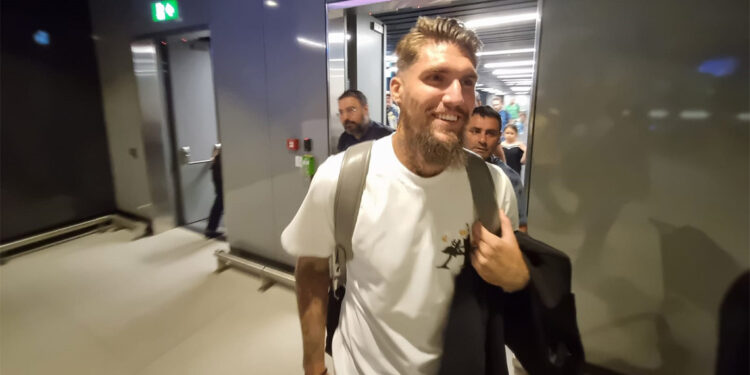 Lyanco Beşiktaş için İstanbul'a geldi