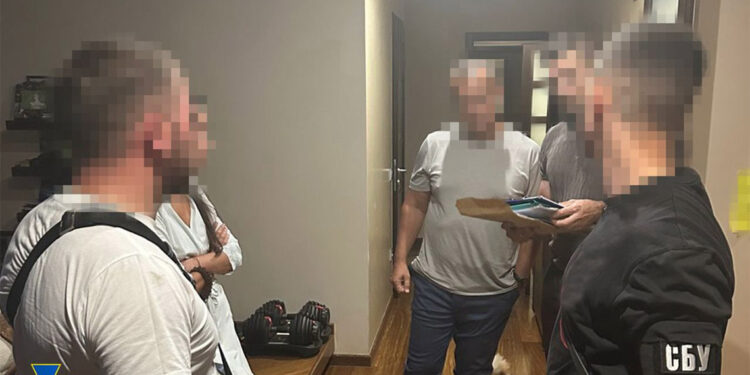 Maldivler'de tatil yapan Ukrayna milletvekilinin evine baskın