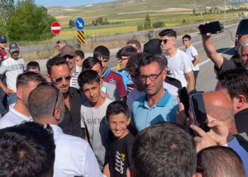 Hakan Çalhanoğlu'na Bayburt'ta coşkulu karşılama