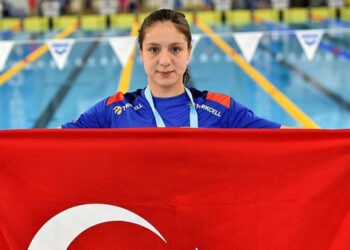 Milli yüzücü Merve Tuncel 3'üncü kez Avrupa Şampiyonu oldu