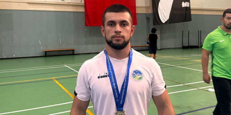 Mükremin Aktaş Dünya Güreş Şampiyonası'na katılacak