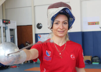 Eskrimci Şenay Güner Paralimpik Oyunları'na hazırlanıyor