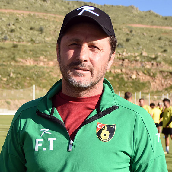 İstanbulspor Teknik Direktörü Fatih Tekke, “Bizim öncelikli hedefimiz ligde kalmak. Amacımız, bu ligde kalıcı olan takım organizasyonunu oluşturabilmek” dedi.