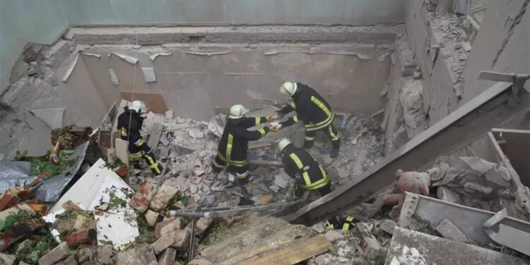 Lviv'e füze saldırısı; 4 ölü 34 yaralı