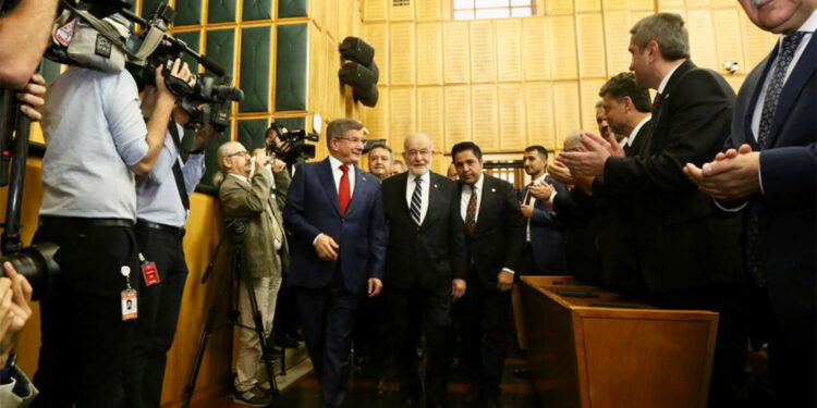 Saadet ve Gelecek partileri ilk toplantısını yaptı