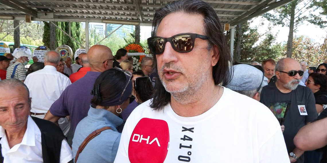 Bodrum'da hayatını kaybeden 76 yaşındaki şarkıcı ve besteci Baha Boduroğlu son yolculuğuna uğurlandı.