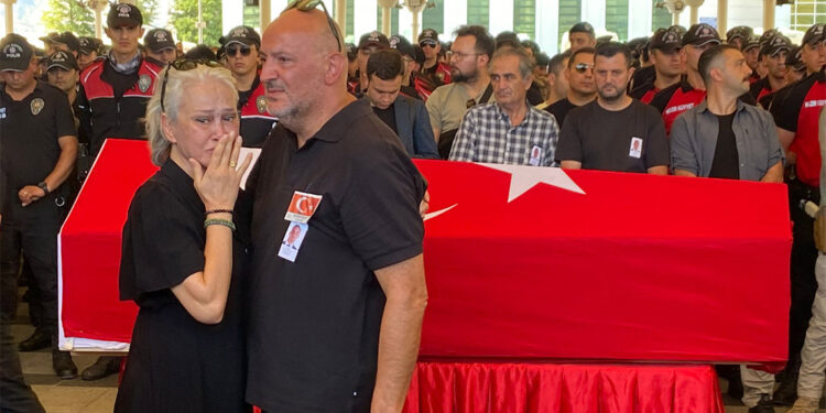 Alp Efe Bekit'in cenazesi toprağa verildi