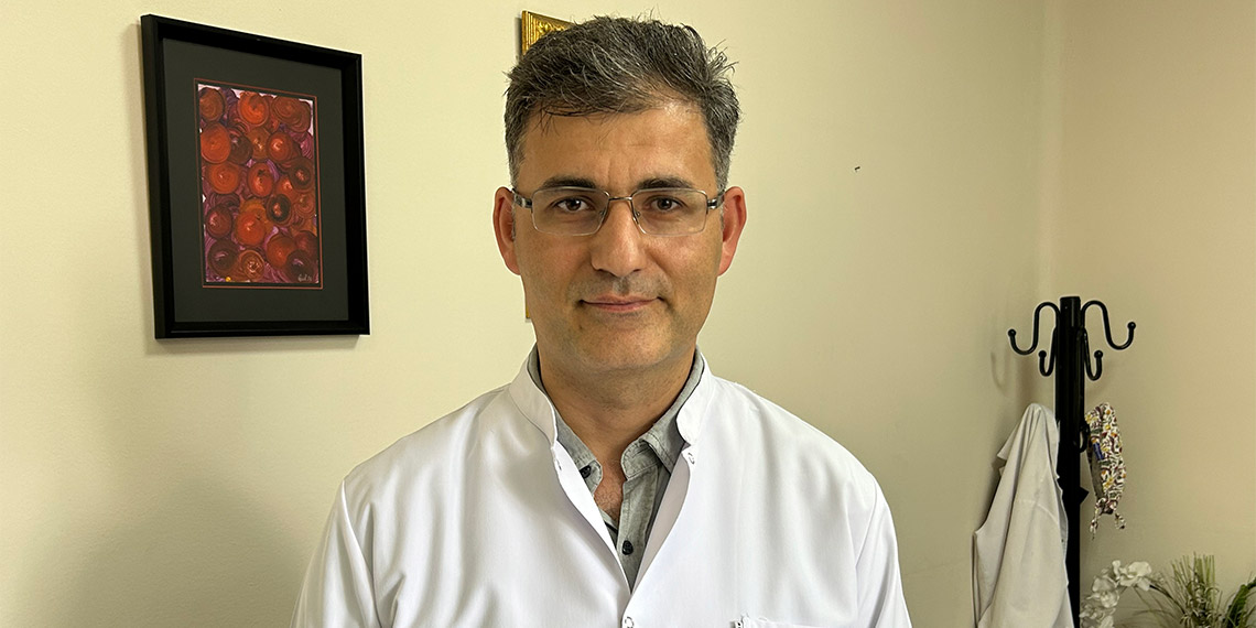 Ankara Eğitim ve Araştırma Hastanesi İç Hastalıkları Uzmanı Dr. Recep Alanlı, artan hava sıcaklıkları nedeniyle güneş çarpmasına karşı uyarıda bulundu.