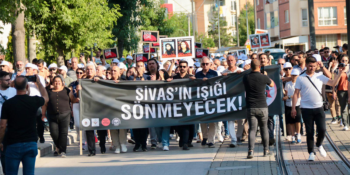 Madımak Oteli'nde katledilen 35 kişi için anma töreni