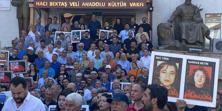 Madımak Oteli'nde katledilen 35 kişi için anma töreni