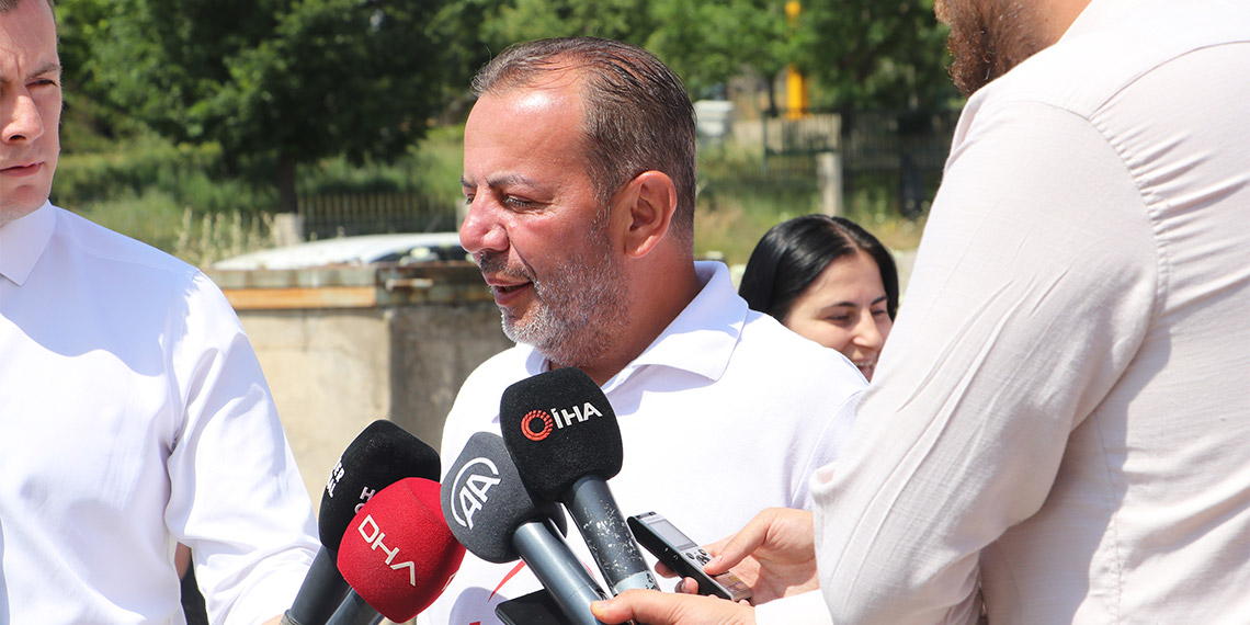 Bolu Belediye Başkanı Tanju Özcan, "Kurultayda karşınıza Tanju Özcan olarak ben yeterli imzayı toplayıp aday olarak çıkmaya hazırım" dedi.