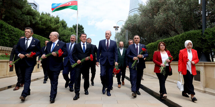 Numan Kurtulmuş'un Bakü temasları