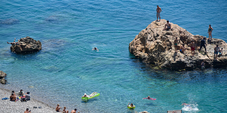 Sıcak hava dalgası bunalttı