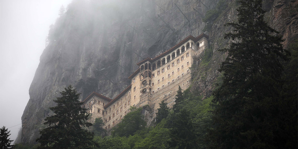 Fahiş fiyat uygulamaları ile gündeme gelen Trabzon'a Arap turist akını; Fahiş fiyatlarla ilgili denetimler sıklaştı.