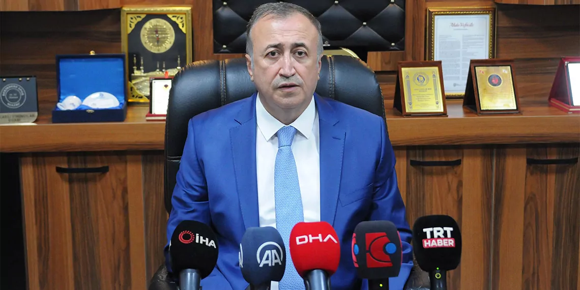Türkiye fırıncılar federasyonu başkanı halil i̇brahim balcı, i̇zmit'te düzenlediği basın toplantısında ekmeğe zam gelecek iddialarının doğru olmadığını belirtti.