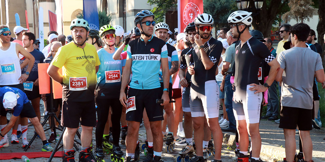 Edirne'de Balkan Ülkeleri Dostluk Grubu Gençlik ve Spor Kulübü Derneği'nin (BÜDDER) düzenlediği 8'inci Uluslararası Edirne Maratonu koşuldu. Maratonda, geçen yılın birincisi Etiyopyalı atlet Fetene Alemu Regasa bu yıl da ipi göğüsledi.