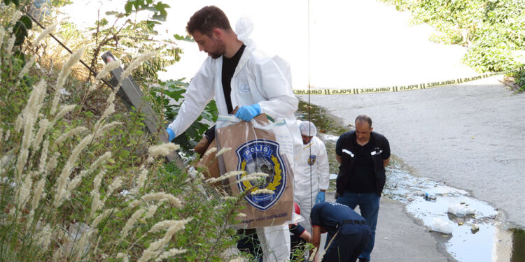Ümraniye'de viyadüğün altında ceset bulundu