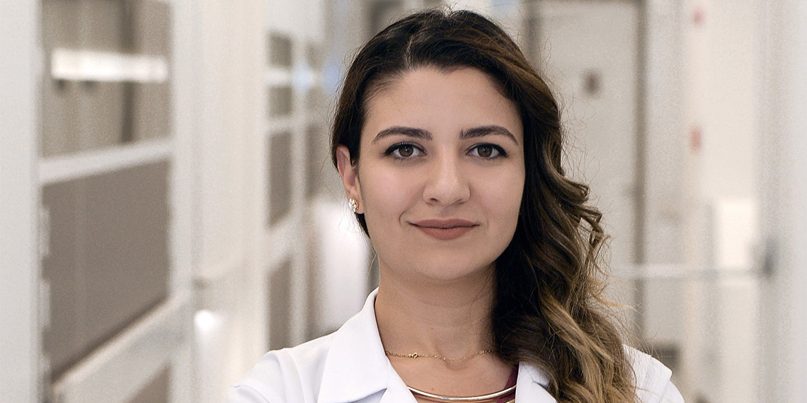 Mangal yapmak isteyenlerin sağlıklarını korumak için bazı noktalara dikkat etmeleri gerektiğini ifade eden Beslenme ve Diyetetik Uzmanı Dyt. Maria Tanoğlu Abdülmesih, “Çünkü doğru pişirme yöntemlerine uyulmadığı takdirde mangal keyfi sağlığınızı tehdit eden, kanserojen bir riske dönüşüyor” diyerek, sağlıklı ve lezzetli bir mangal için dikkat edilmesi gerekenler hakkında bilgi verdi.