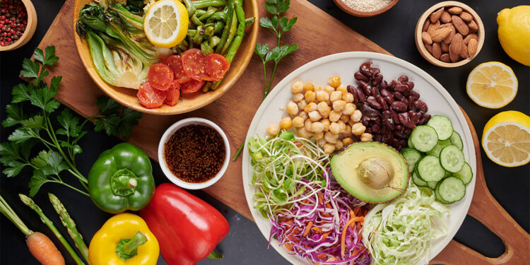 Vegan beslenmeye yönelim B12 eksikliğini artırdı