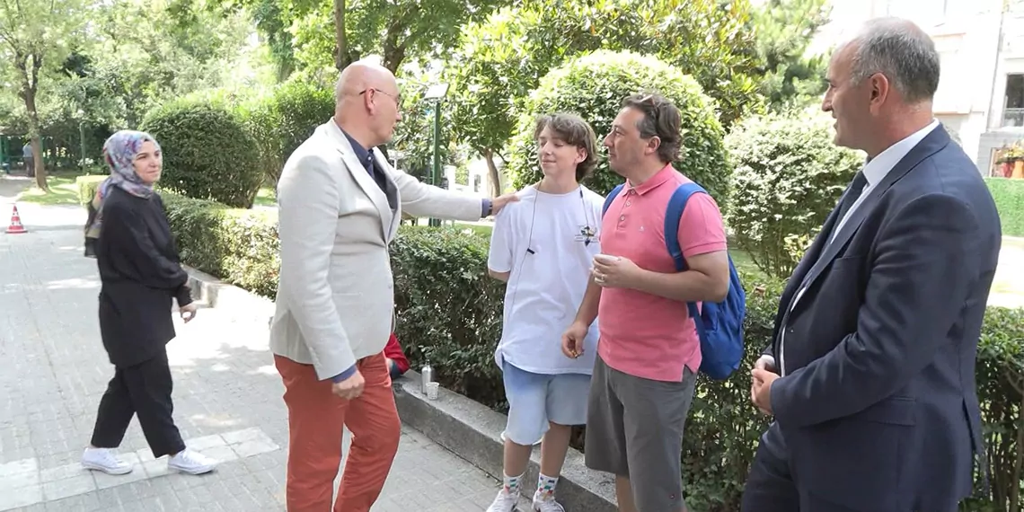 Lise tercih tanıtım döneminde yıldız teknik üniversitesi maçka mesleki ve teknik anadolu lisesi’nde öğrenci ve velilerle bir araya gelen ytü rektörü prof. Dr. Tamer yılmaz, meslek liselerinden üniversiteye geçişin artık eskisi gibi zor olmadığını söyleyerek “eğitimde yeni model, meslek liseleri ile üniversitelerin buluşması” dedi.