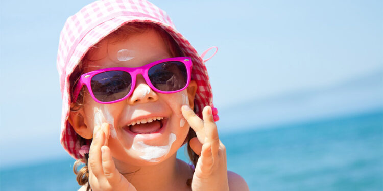 Deri alerjisinin ilk belirtisi kaşıntıdır