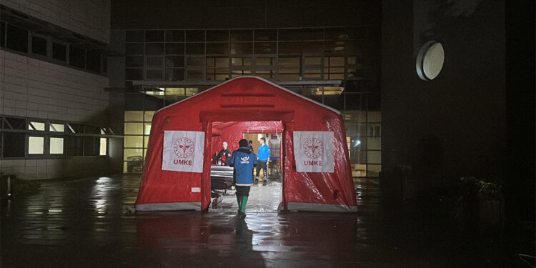 Gökçebey ve Devrek Devlet Hastanesi'nde su baskını