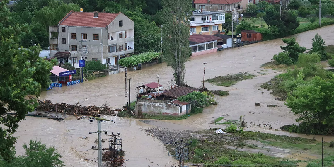 Zonguldakta saganak dereler tasti heyelan oldu 3682 dhaphoto3 - öne çıkan - haberton