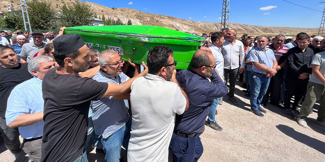 Yozgat'ın Sorgun ilçesinde 12 kişinin öldüğü kazada, otobüs şoförü Adem Tatlısu'nun (63) kalp krizi geçirdiği belirlendi.