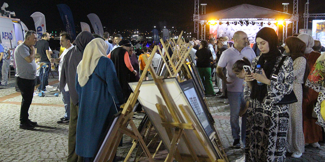 17 Ağustos 1999 depreminin 24'üncü yıldönümünde, depremin merkez üssü olan Kocaeli’nin Gölcük ilçesinde anma töreni düzenlendi.