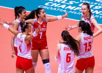 19 Yaş Altı Kız Voleybol Milli Takımı adını son 16'ya yazdırdı