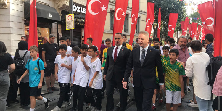 30 Ağustos Zafer Bayramı ‘İstiklal yürüyüşü’ ile kutlandı