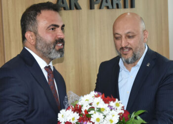 AK Parti Bitlis İl Başkanlığında devir teslim töreni yapıldı