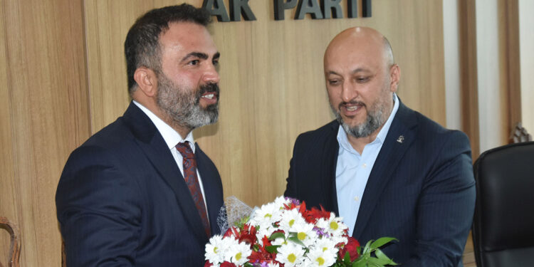 AK Parti Bitlis İl Başkanlığında devir teslim töreni yapıldı