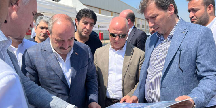 AK Parti heyeti, Bursa'da fabrikaları yanan işletmecilerle görüştü